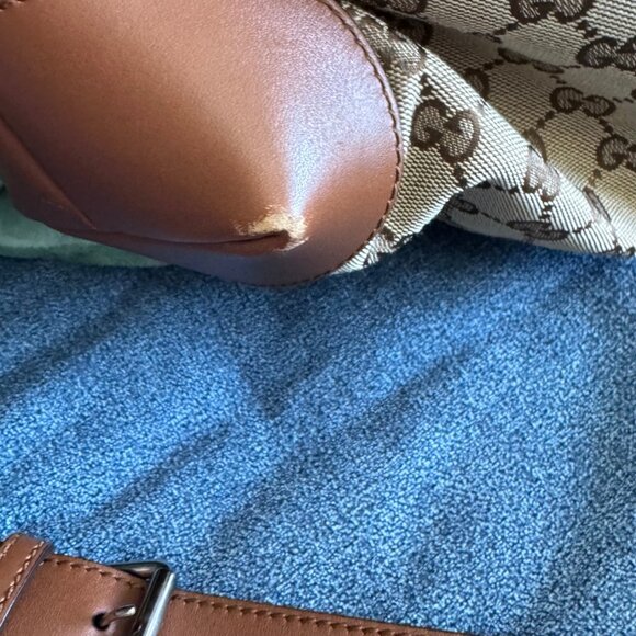 Great GG Canvas Messenger Bag! - Picture 5 of 7